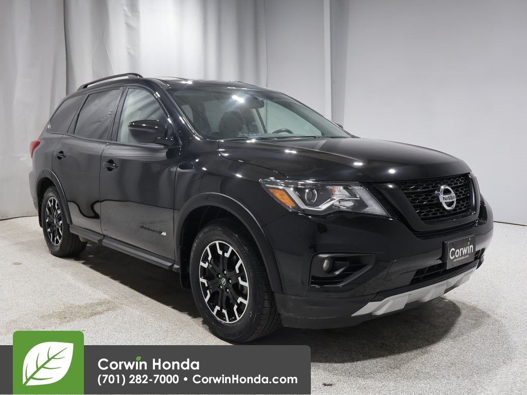 2020 Nissan Pathfinder SV