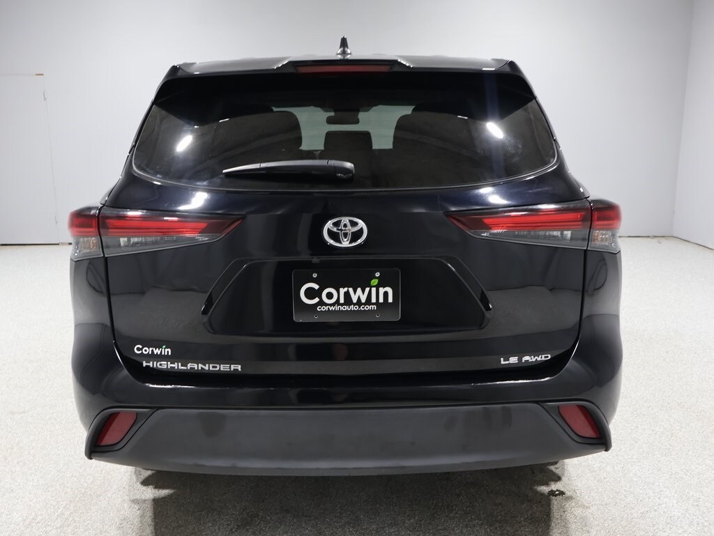 2022 Toyota Highlander Hybrid XLE photo 3