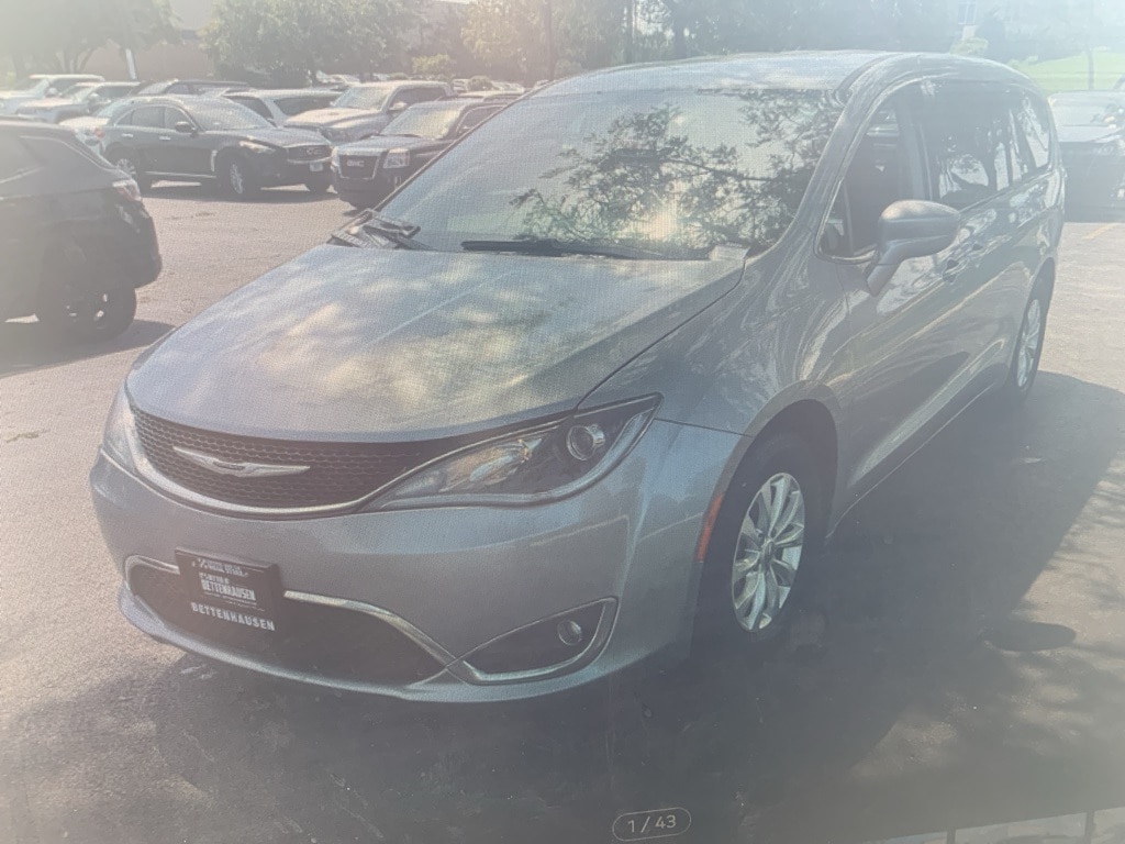 Used 2019 Chrysler Pacifica Touring Plus with VIN 2C4RC1FG2KR722099 for sale in Fargo, ND