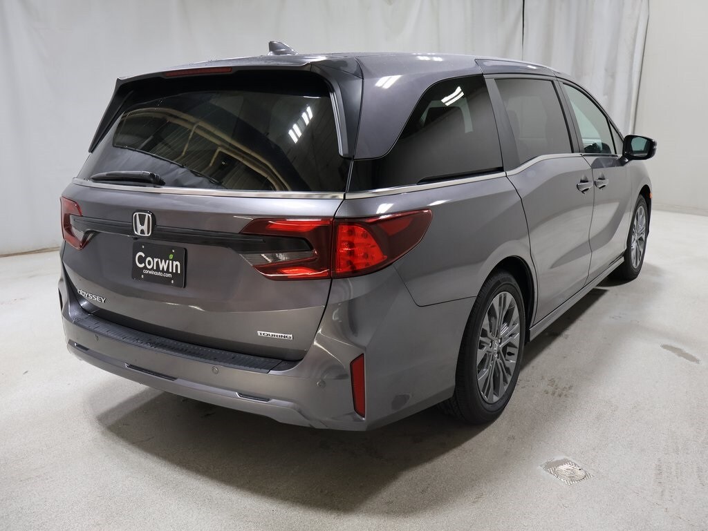 2026 Honda Odyssey Touring photo 4