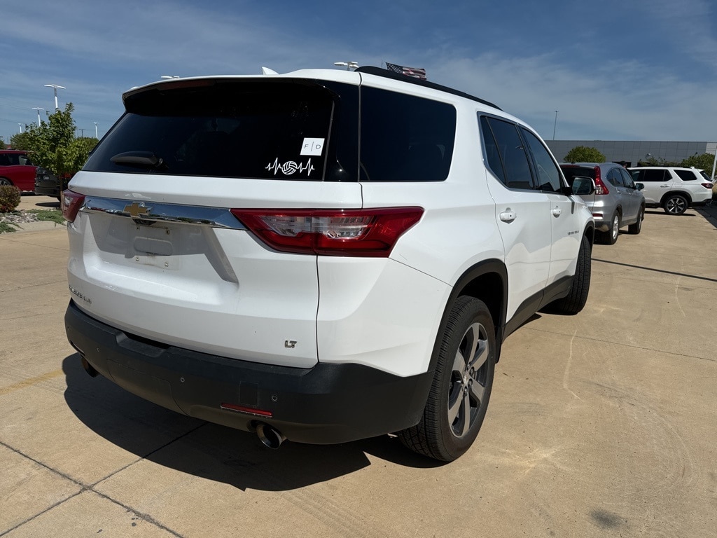 Used 2019 Chevrolet Traverse 3LT with VIN 1GNEVHKW3KJ300384 for sale in Fargo, ND