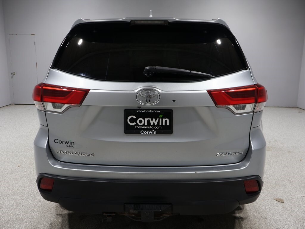 2018 Toyota Highlander XLE photo 2
