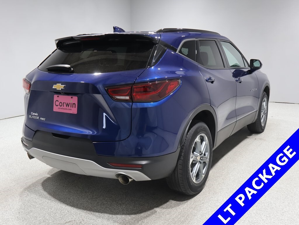2023 Chevrolet Blazer 2LT photo 2