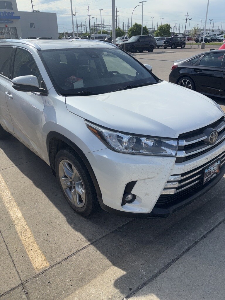 2019 Toyota Highlander Limited photo 2