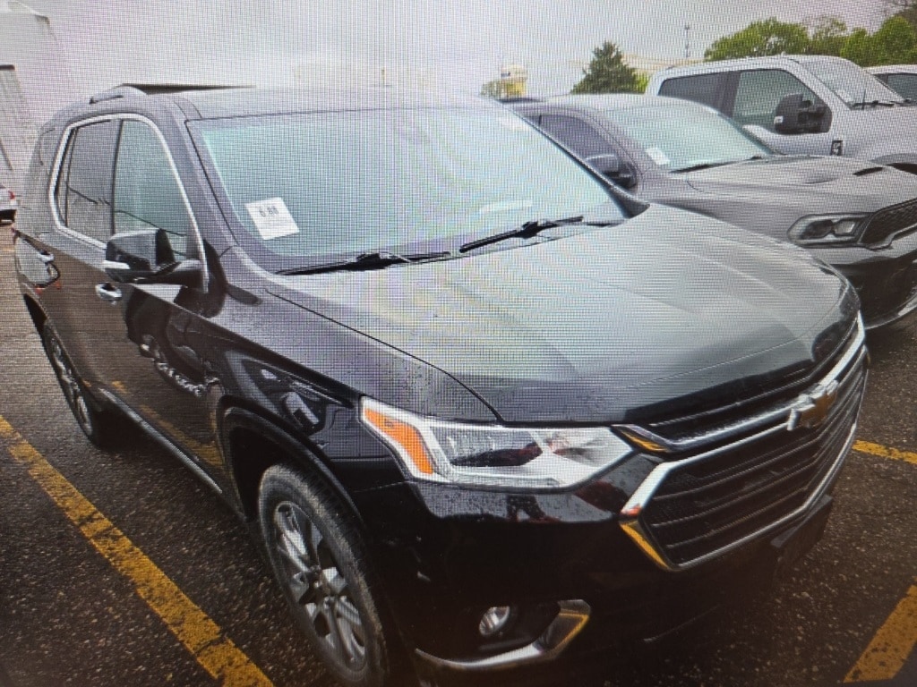 Used 2021 Chevrolet Traverse Premier with VIN 1GNEVKKW2MJ168542 for sale in Fargo, ND