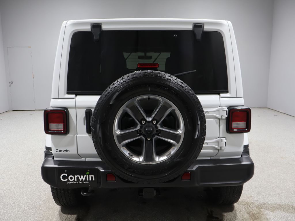 2022 Jeep Wrangler Unlimited Sahara photo 3