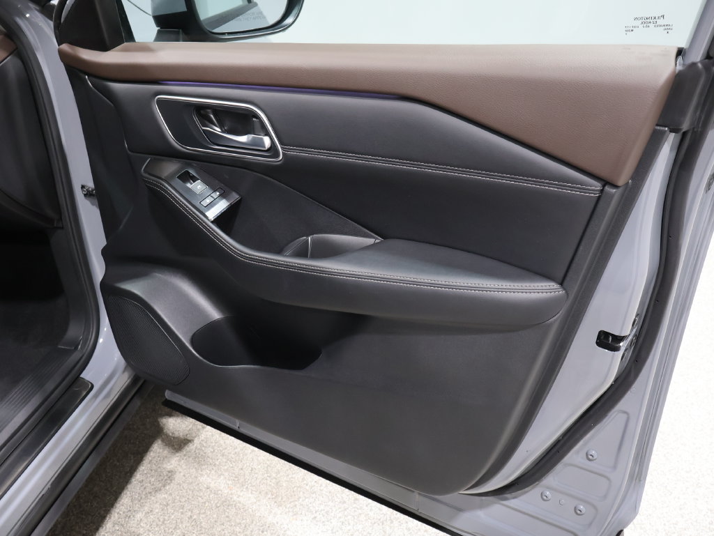 2023 Nissan Rogue Platinum - Photo 23