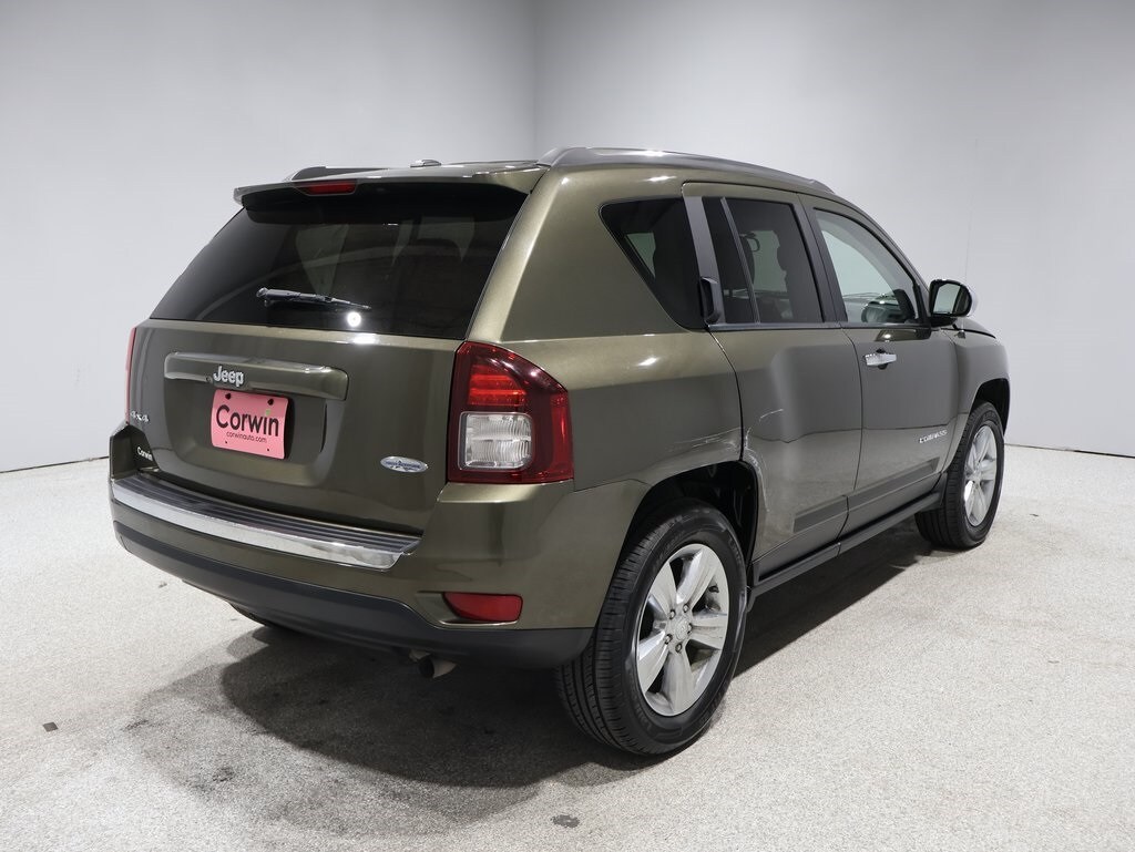 2015 Jeep Compass Latitude photo 2