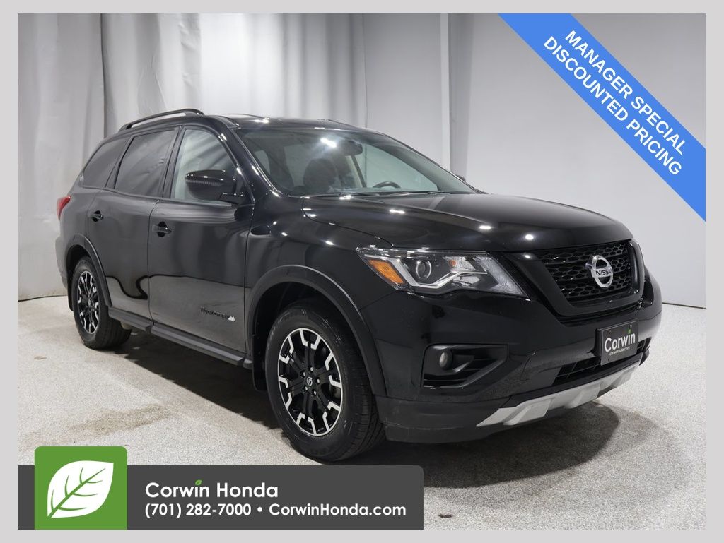 2020 Nissan Pathfinder SV's photo