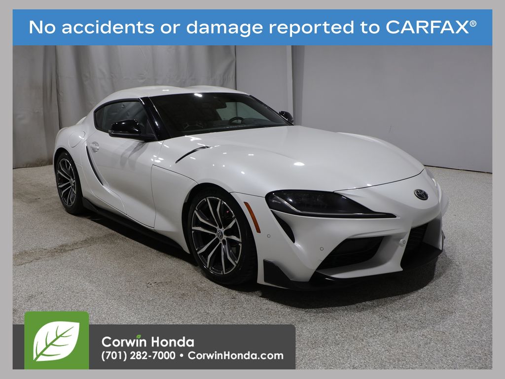 2021 Toyota Supra 2.0's photo