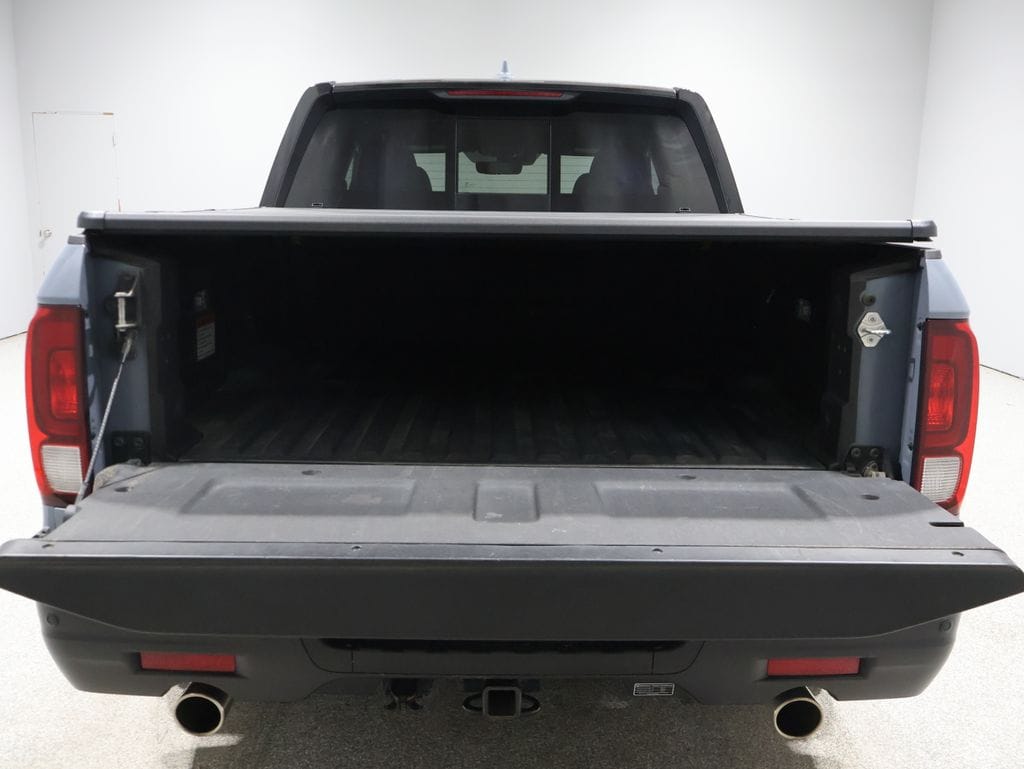2022 Honda Ridgeline Black Edition photo 3