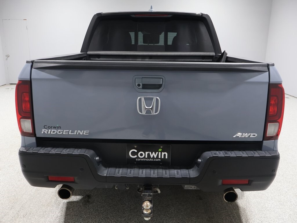 2022 Honda Ridgeline Black Edition photo 3