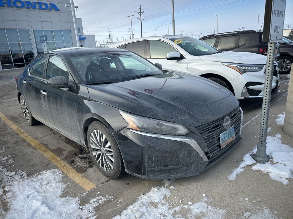 2023 Nissan Altima SV