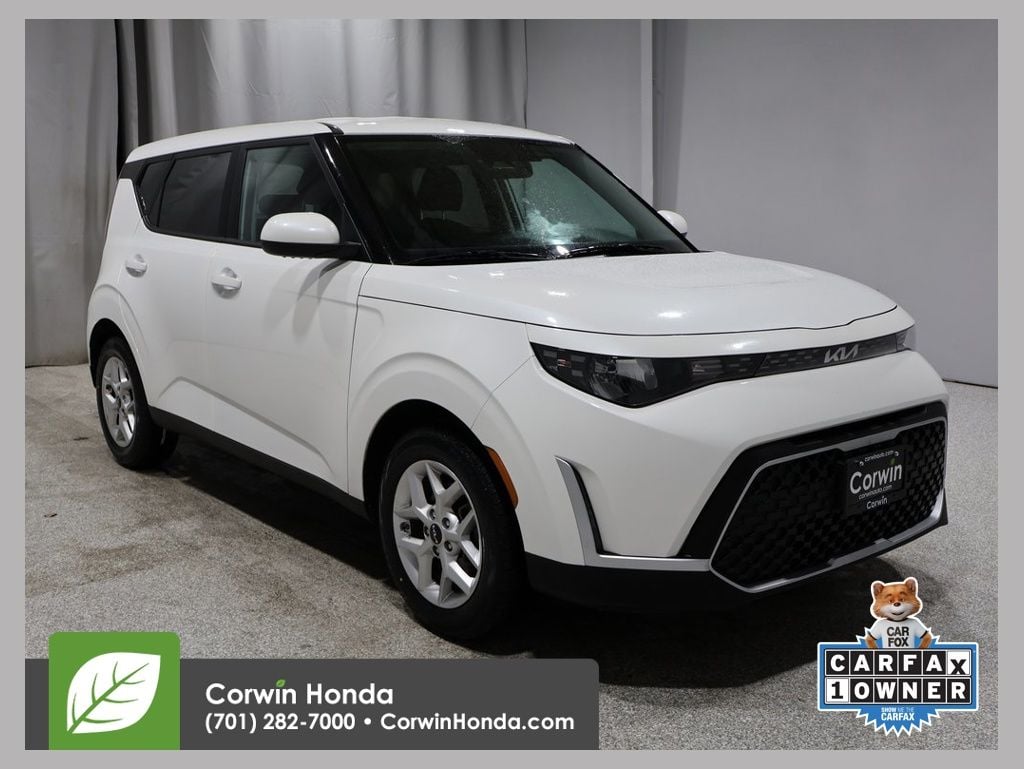 2024 Kia Soul LX's photo