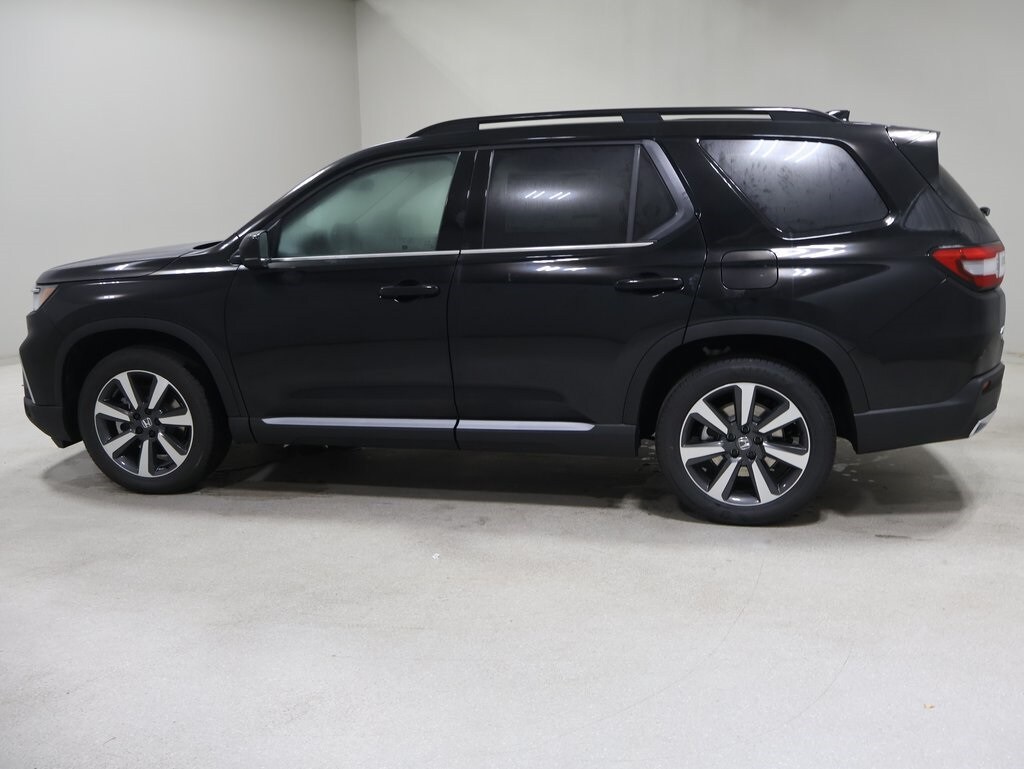 2025 Honda Pilot Touring photo 3