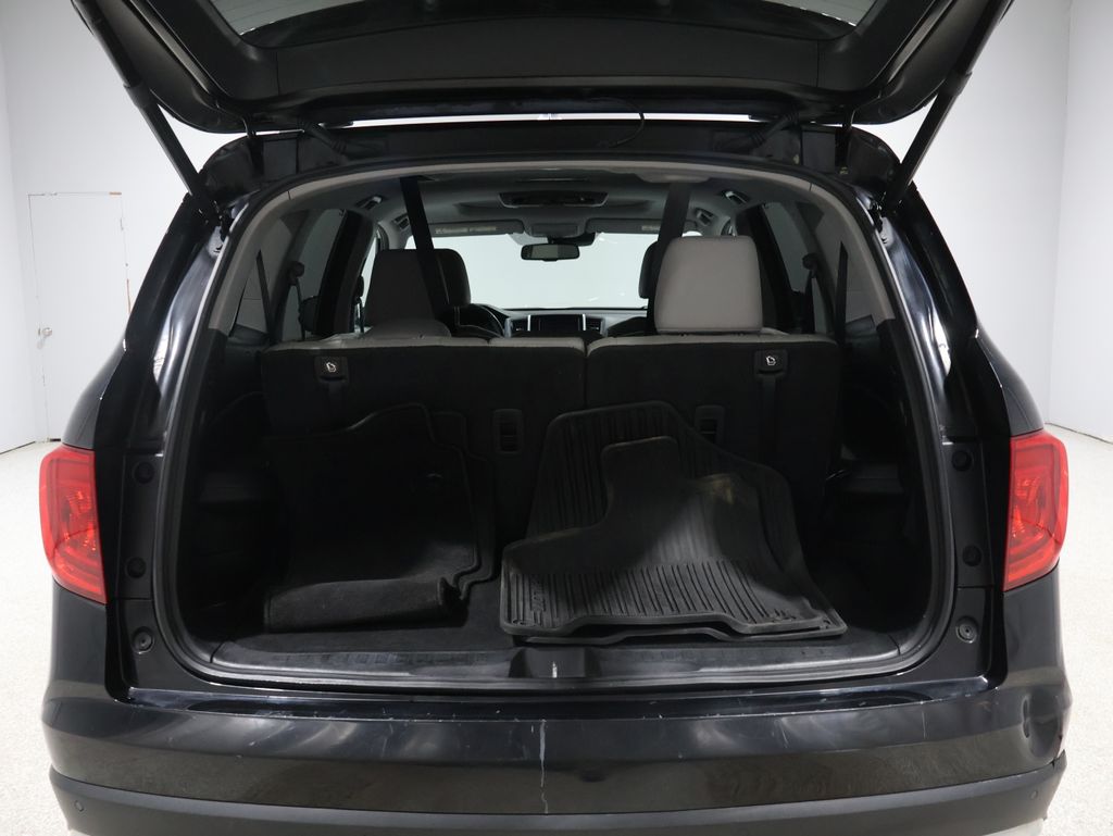 2023 Gmc Acadia SLE photo 2