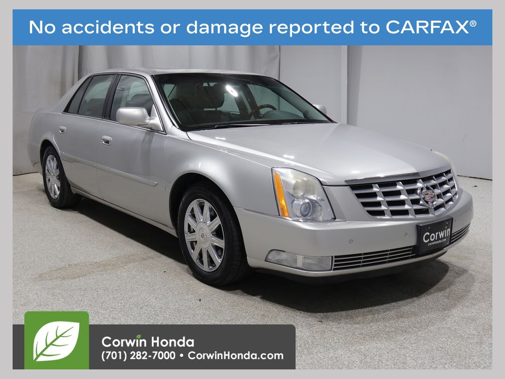 2008 Cadillac DTS's photo