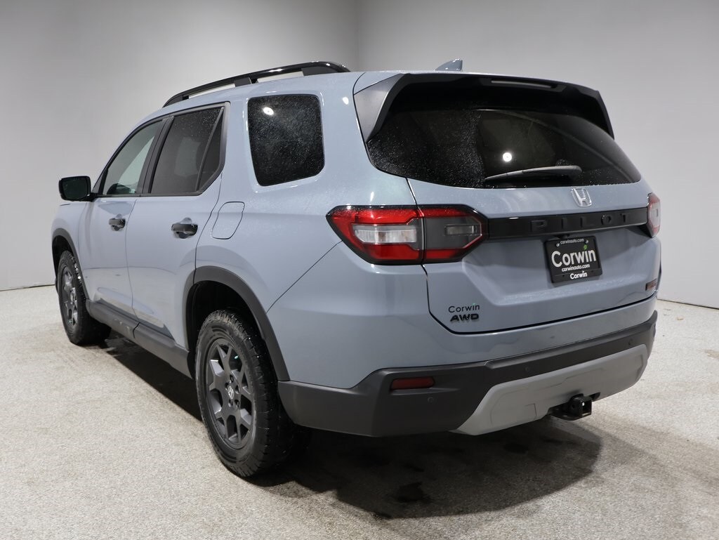 2024 Honda Pilot TrailSport photo 3