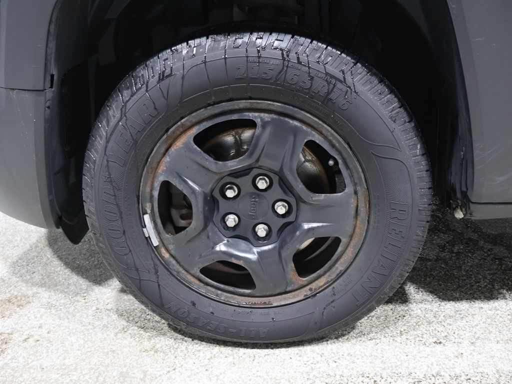 2017 Jeep Renegade Sport photo 3