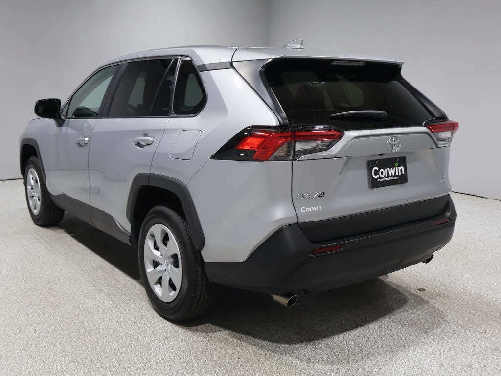 2024 Toyota RAV4 LE photo 2