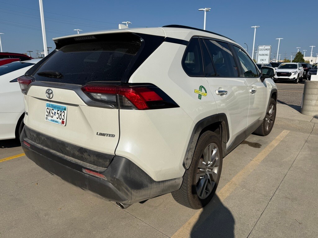 2019 Toyota RAV4 Limited photo 2
