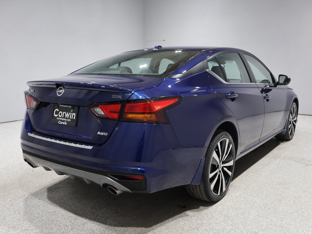 Used 2022 Nissan Altima SR with VIN 1N4BL4CW5NN410820 for sale in Fargo, ND