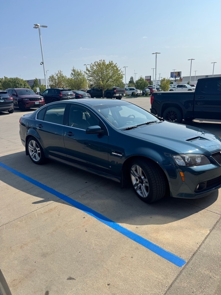 Used 2009 Pontiac G8 Base with VIN 6G2ER57749L180601 for sale in Fargo, ND