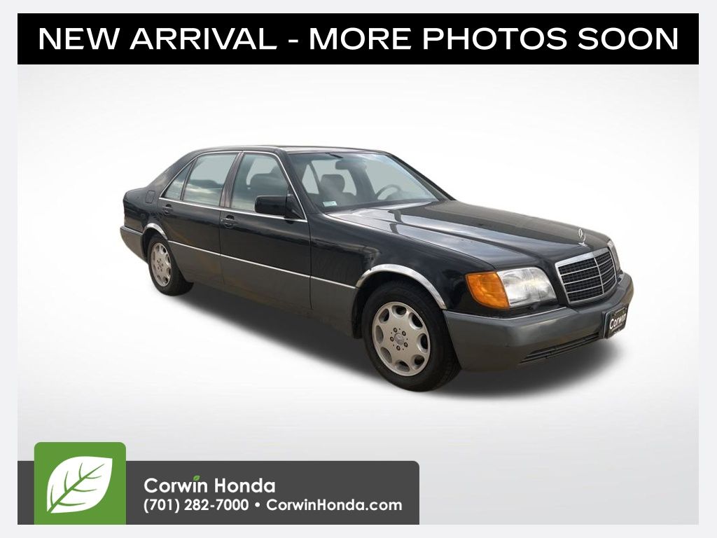1993 Mercedes-Benz 400's photo