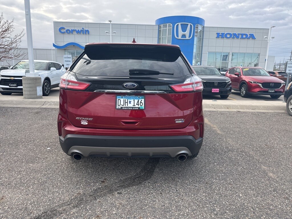 2019 Ford Edge SEL photo 3