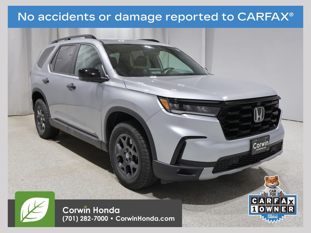 2025 Honda Pilot TrailSport AWD's photo