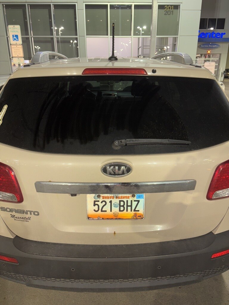 2011 Kia Sorento LX photo 4