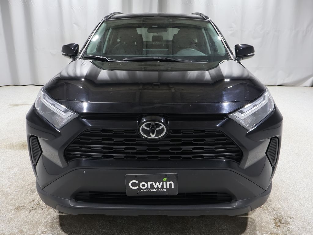 2024 Toyota RAV4 XLE photo 4