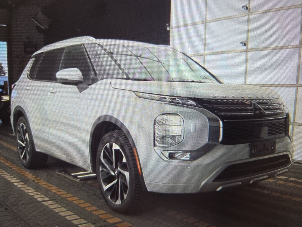 Used 2022 Mitsubishi Outlander SEL Special Edition with VIN JA4J4VA83NZ088954 for sale in Fargo, ND