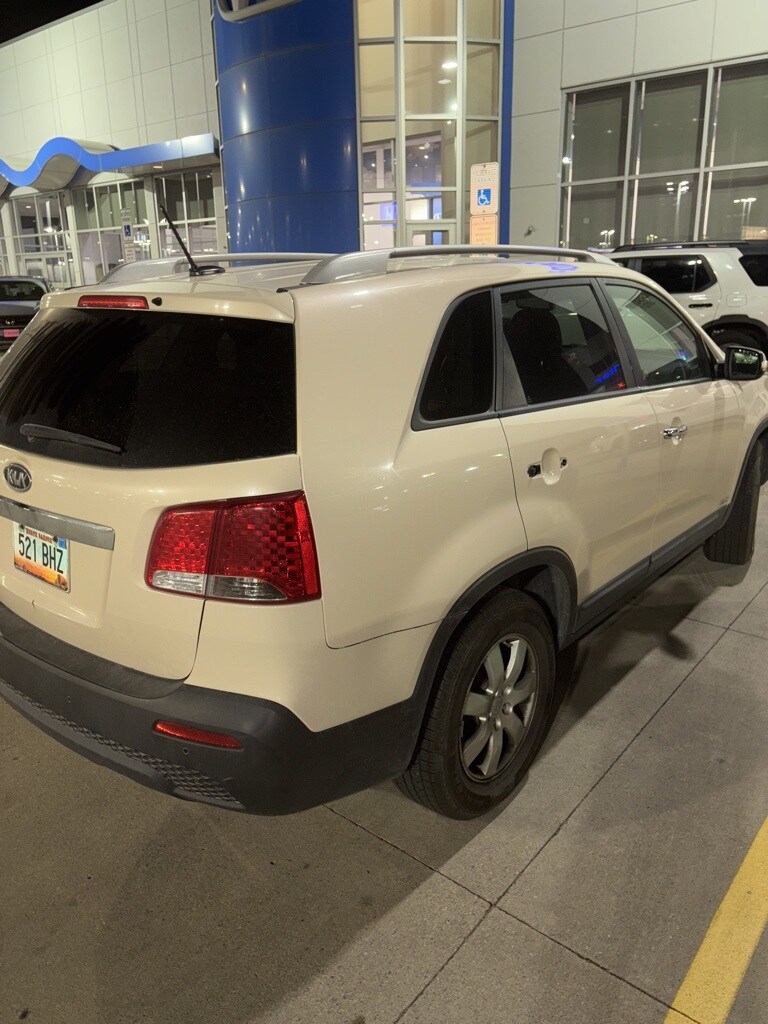 2011 Kia Sorento LX photo 3