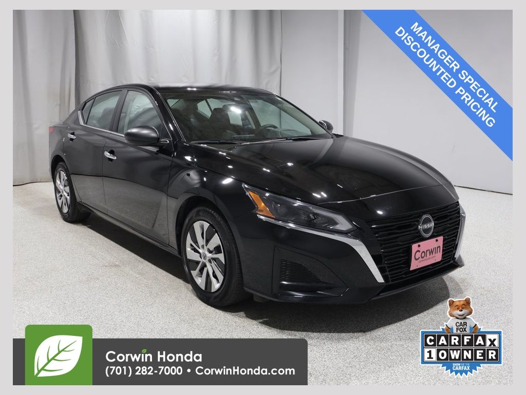 2024 Nissan Altima S's photo