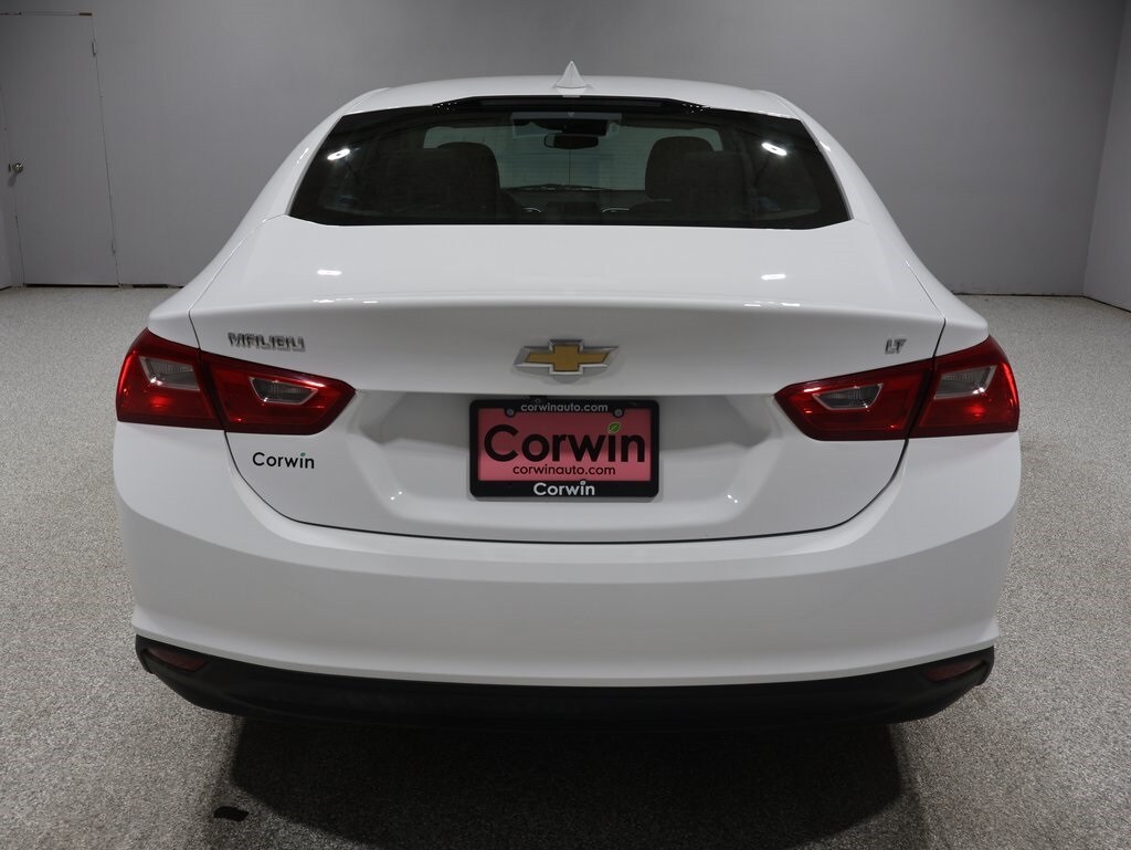 2023 Chevrolet Malibu 1LT photo 3