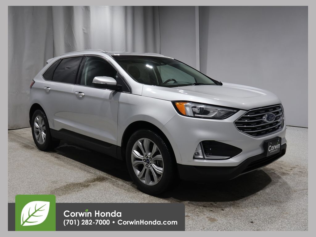 2019 Ford Edge Titanium's photo