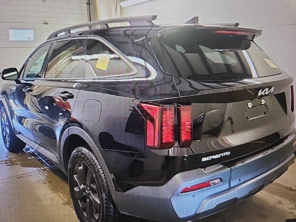 2023 Kia Sorento X-Line S photo 3