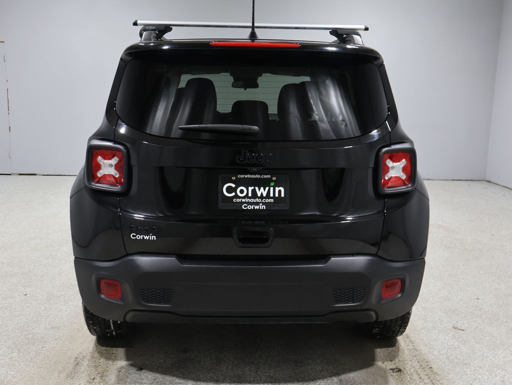 2023 Jeep Renegade Latitude Upland photo 3