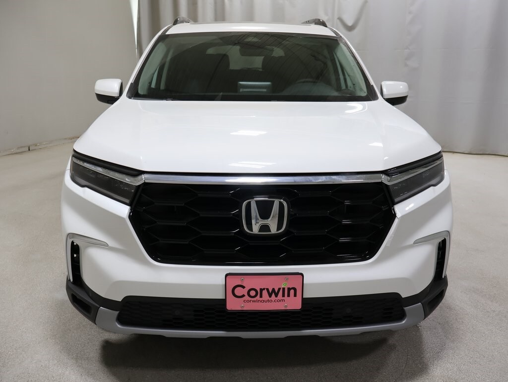 2025 Honda Pilot Touring photo 2