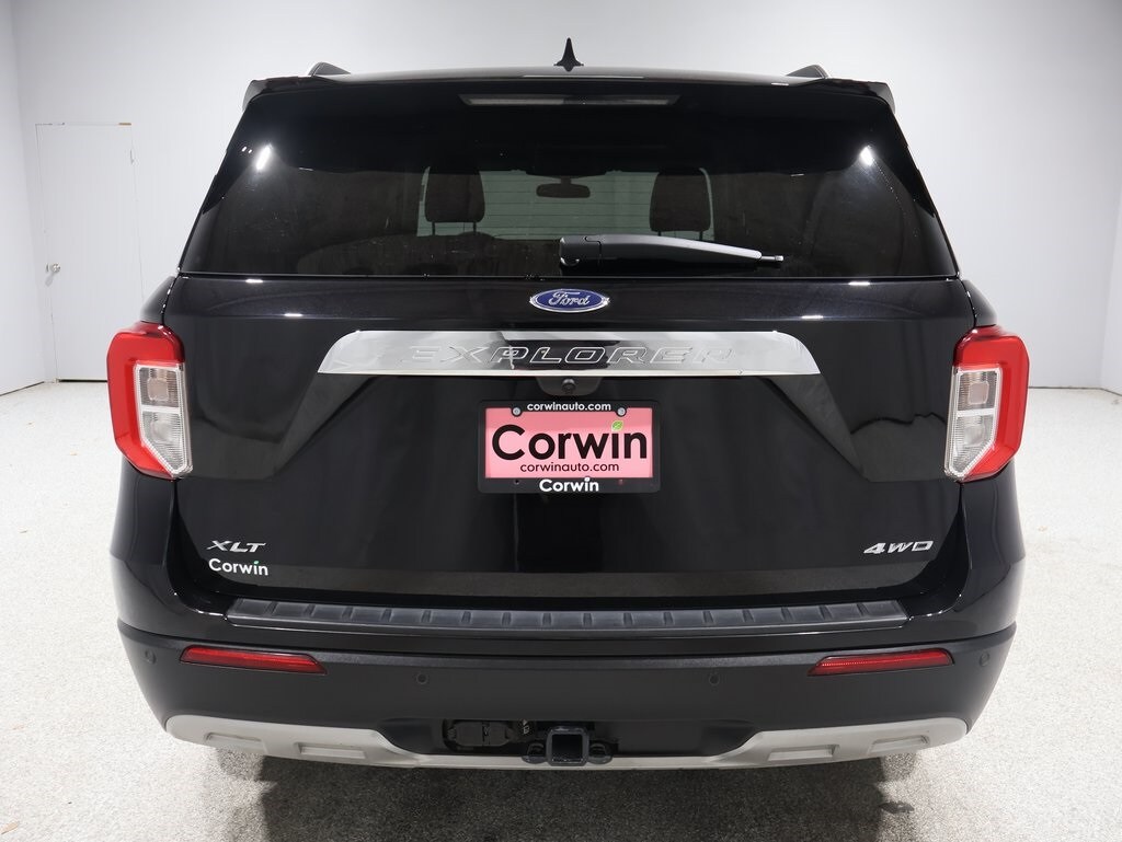 2023 Ford Explorer XLT photo 3