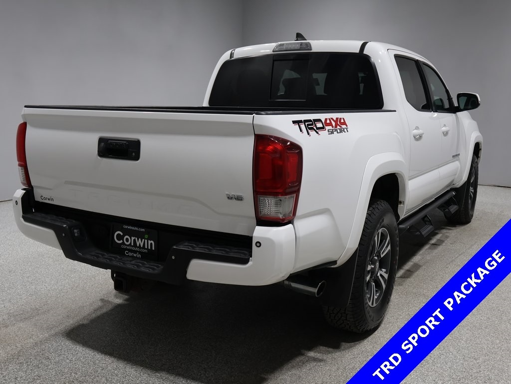 Used 2017 Toyota Tacoma TRD Sport with VIN 3TMCZ5AN8HM072647 for sale in Fargo, ND