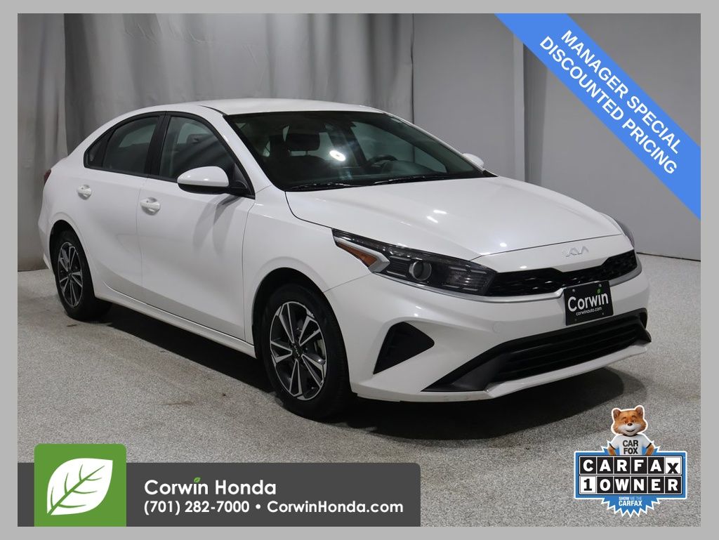 2024 Kia Forte LXS's photo