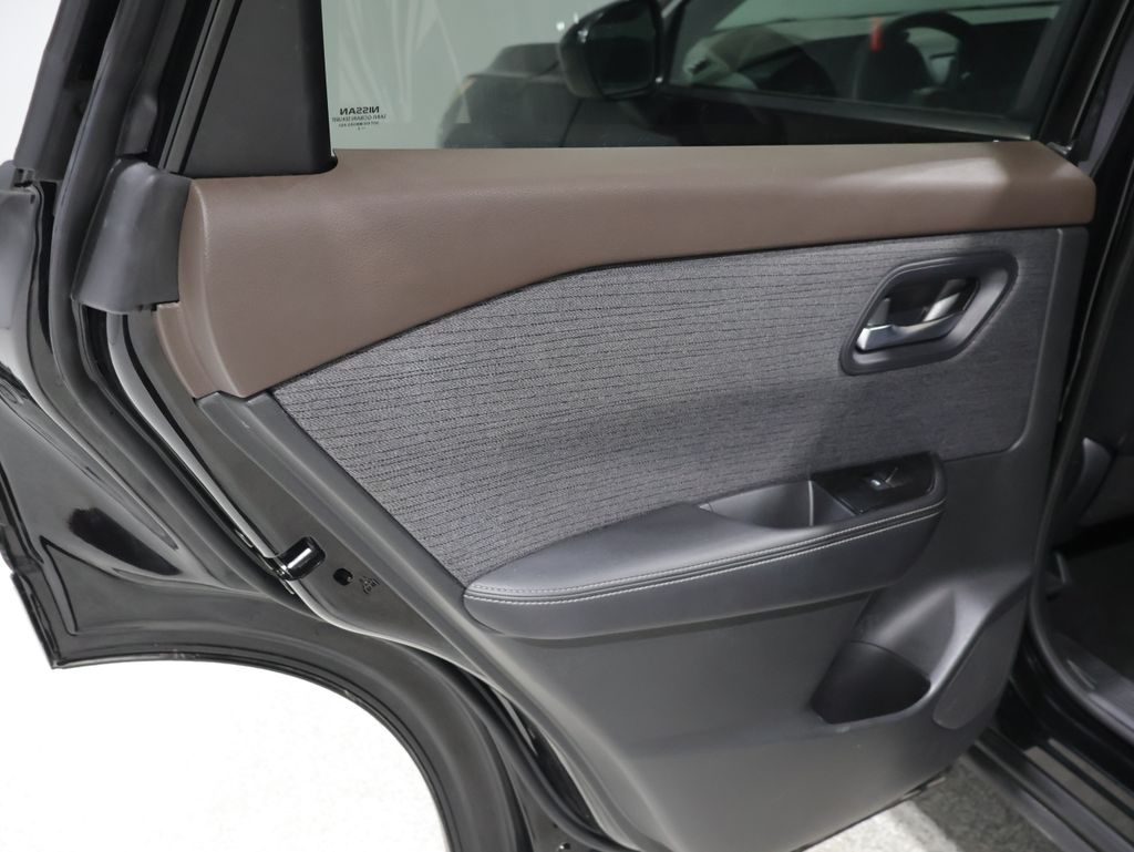 2023 Nissan Rogue SV - Photo 19