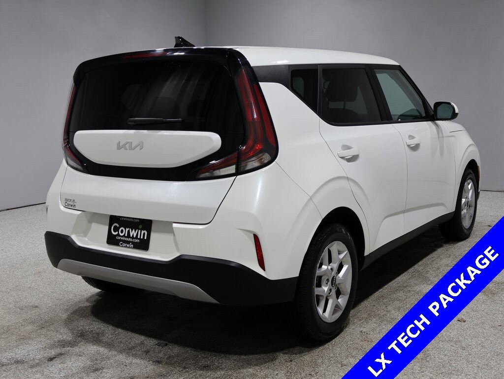 2024 Kia Soul LX S photo 2