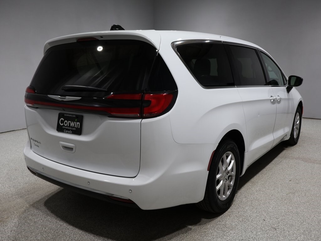 Used 2024 Chrysler Pacifica Touring L with VIN 2C4RC1BG1RR140530 for sale in Fargo, ND