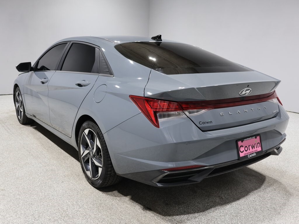 2023 Hyundai Elantra Limited photo 4