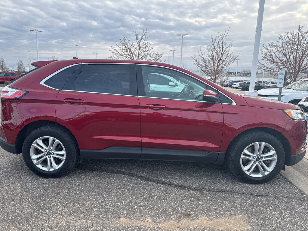 2019 Ford Edge SEL photo 2