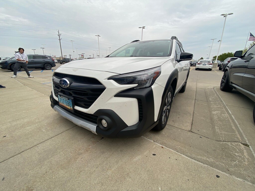 2023 Subaru Outback Limited photo 2