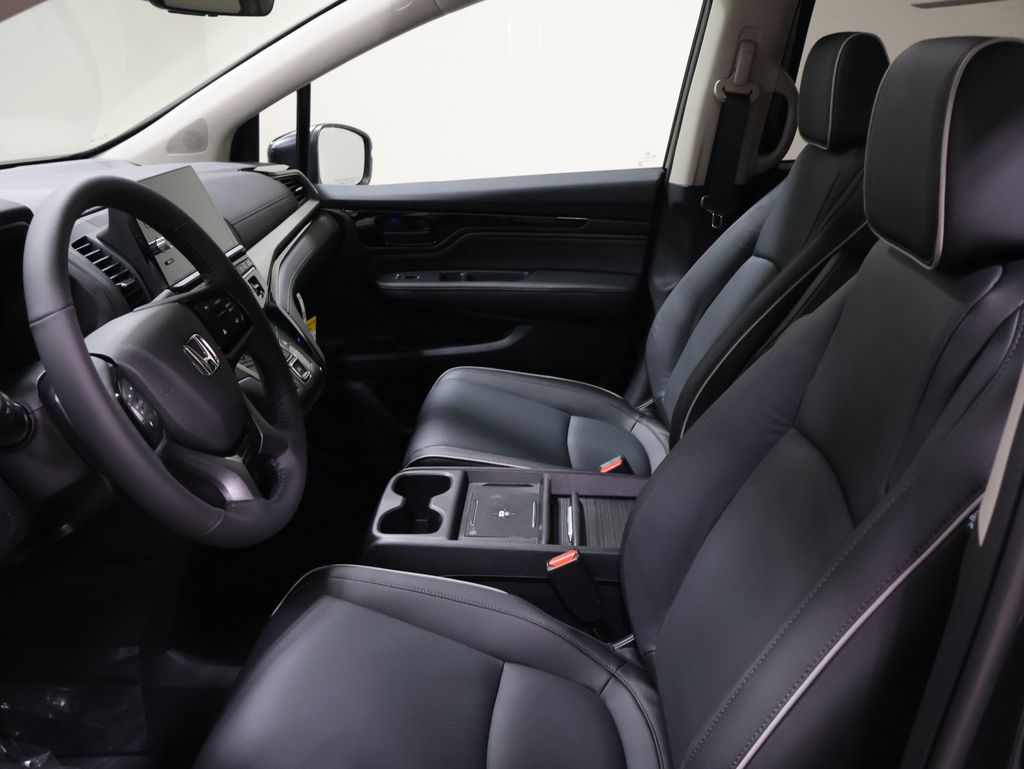2026 Honda Odyssey Touring - Photo 9